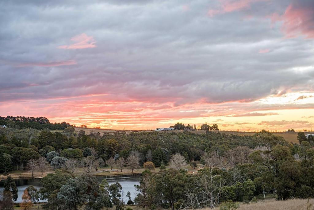 Lakeview Luxury Retreat photo 2