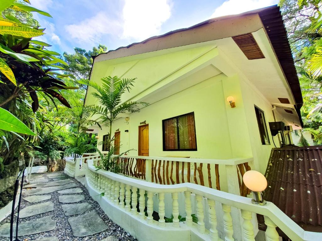 Двухместный (Улучшенный номер с видом на сад), Cocoloco Beach Resort