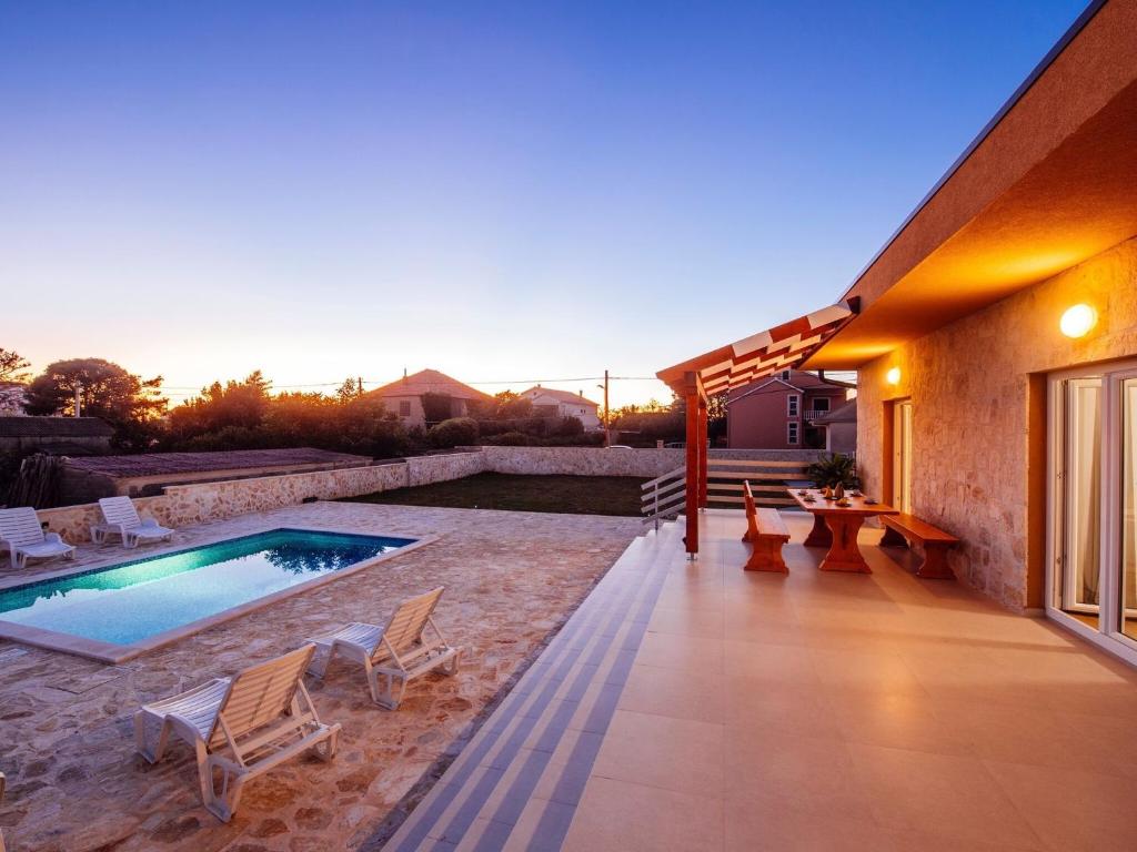 Charming holiday home in Privlaka with private pool photo 3