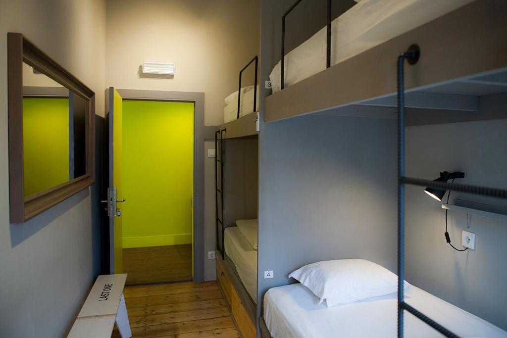 Четырехместный (Четырехместный номер с общей ванной комнатой), Goodmorning Hostel