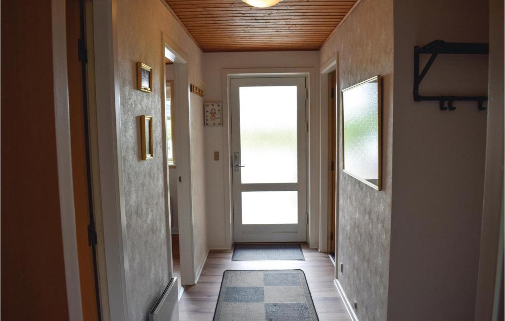 Awesome Home In Humble With 2 Bedrooms And Wifi photo 4