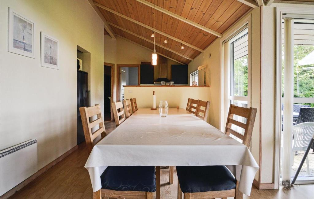 Awesome Home In Haderslev With 4 Bedrooms And Sauna photo 1