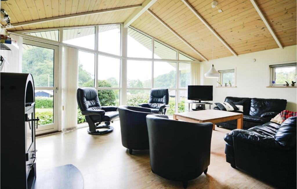 Awesome Home In Haderslev With 4 Bedrooms And Sauna photo 3