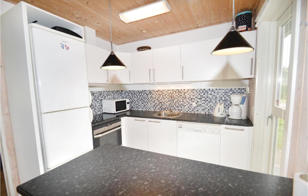 Nice Home In Hjslev With 3 Bedrooms And Wifi photo 3