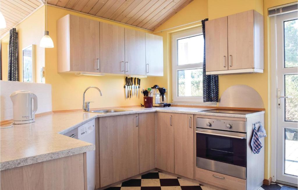 Stunning Home In Humble With 4 Bedrooms, Sauna And Wifi photo 3