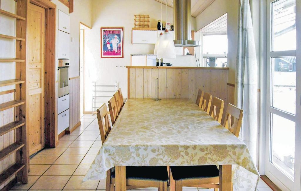 Amazing Home In Otterup With 4 Bedrooms, Sauna And Wifi photo 4