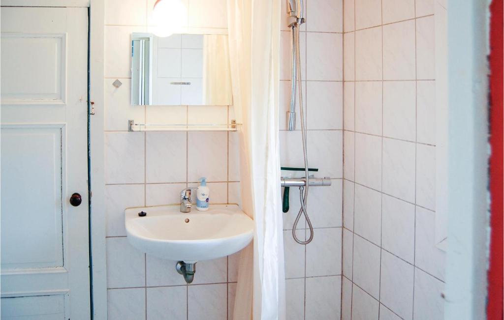 Awesome Home In Nrre Nebel With 1 Bedrooms And Wifi photo 3