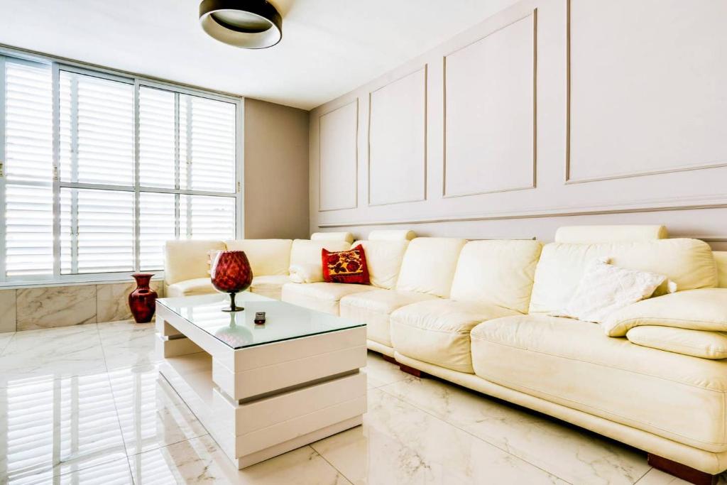 MAGNIFIQUE APPARTEMENT A 3' DE LA PLAGE ET KIKAR photo 2