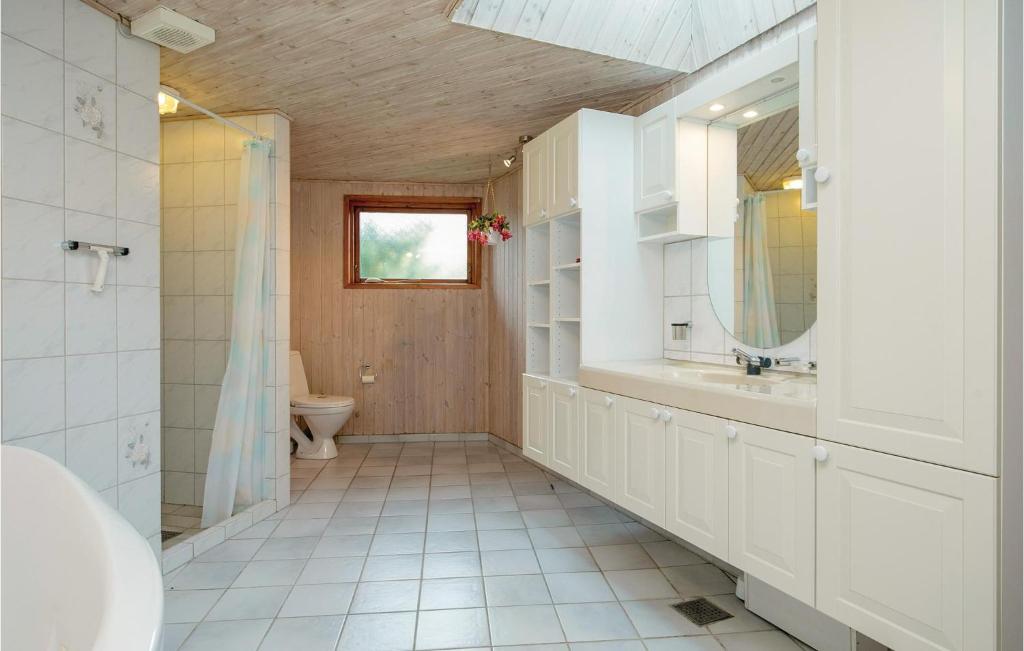 Stunning Home In Hadsund With 4 Bedrooms, Sauna And Wifi photo 1