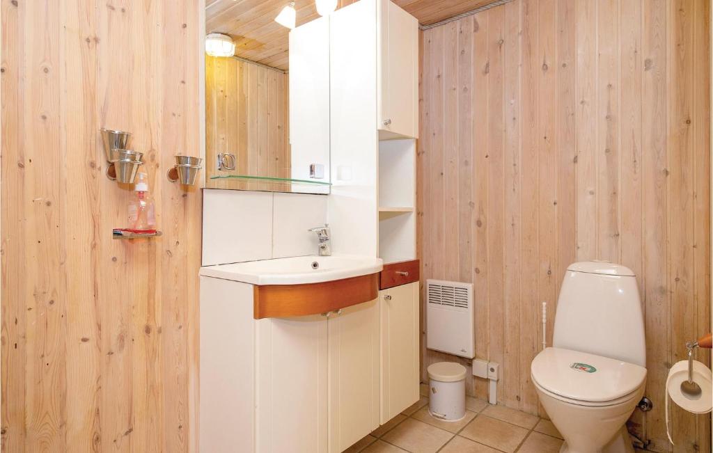 Stunning Home In Hadsund With 4 Bedrooms, Sauna And Wifi photo 3