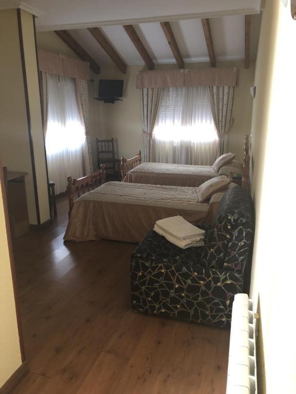 HOSTAL EL ESCUDO photo 1