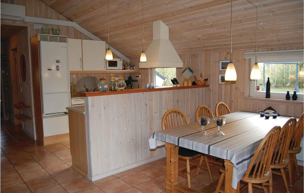 Nice Home In Oksbl With 3 Bedrooms, Sauna And Wifi photo 3