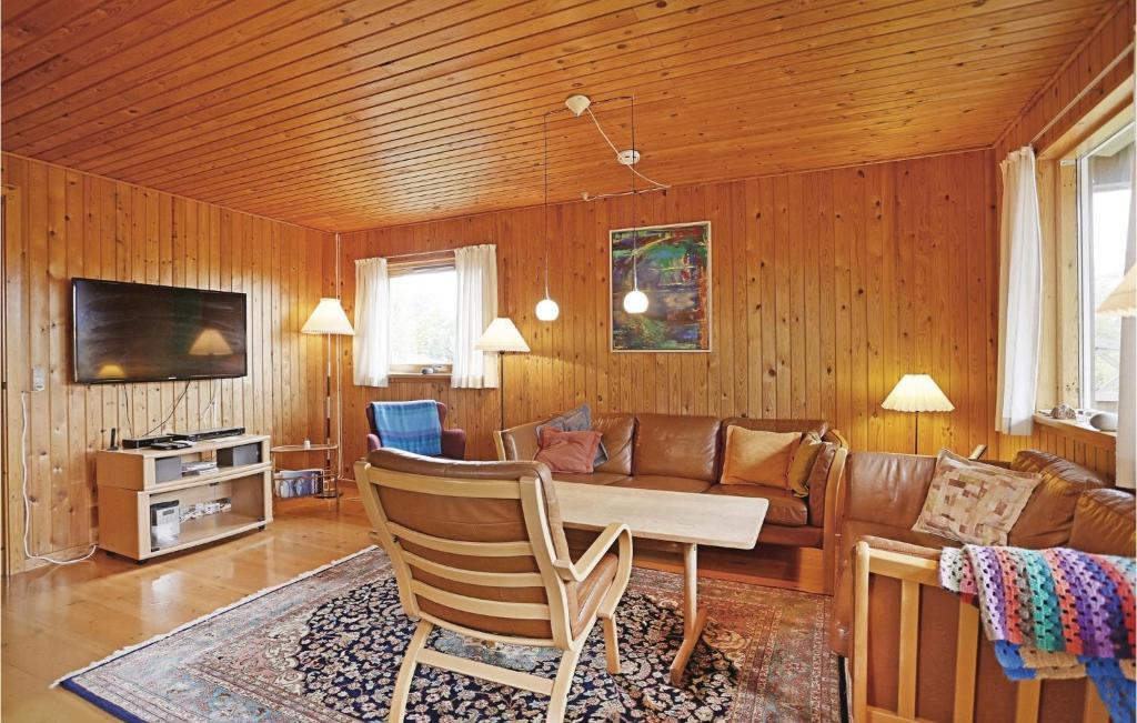 Nice Home In Gudhjem With 3 Bedrooms And Internet photo 4