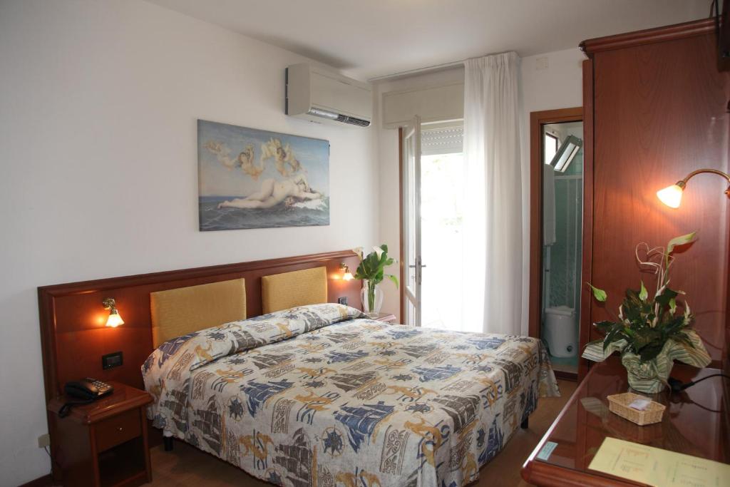 Hotel Gran Venere Beach - Tap to explore photos