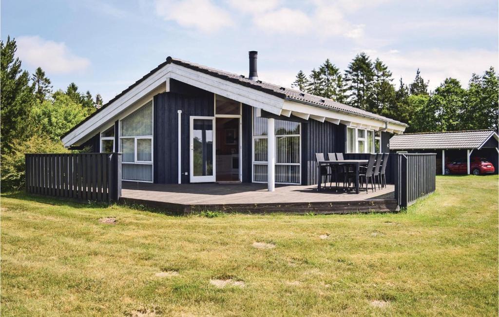 Beautiful Home In Ejstrupholm With 3 Bedrooms And Wifi