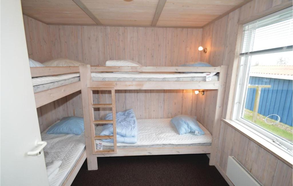 Nice Home In Fars With 5 Bedrooms, Sauna And Wifi photo 1