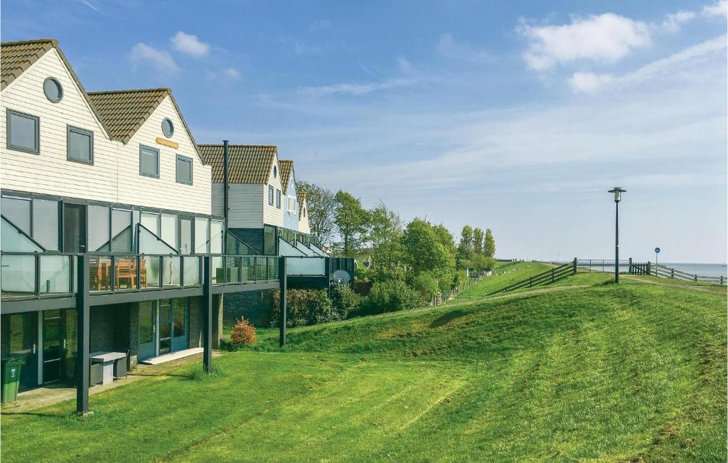 Beautiful Home In Stavoren With 3 Bedrooms And Wifi