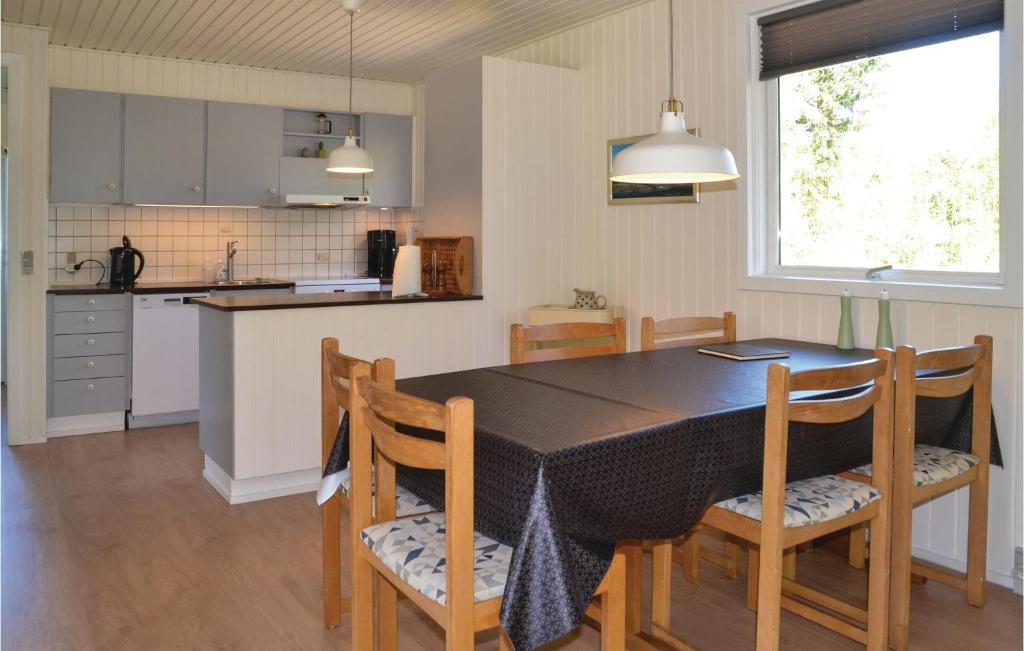 Beautiful Home In Ansager With 2 Bedrooms And Wifi photo 2