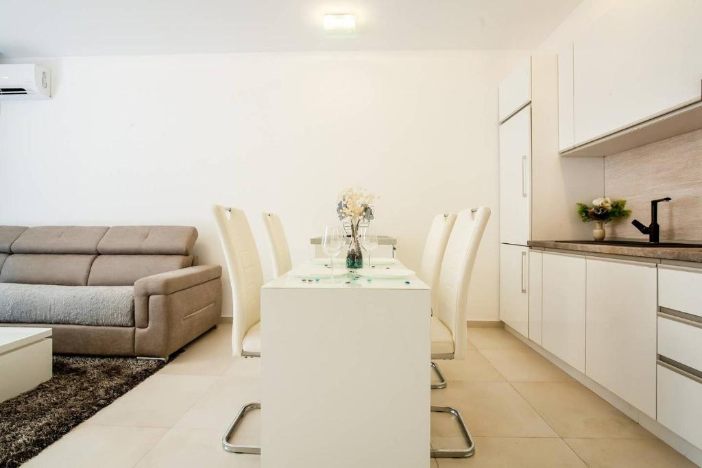 Lux Apartment Teodora Rafailovici photo 4