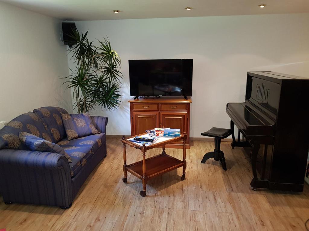 4 Sterne Souterrain Apartment Alt-Mariendorf photo 4