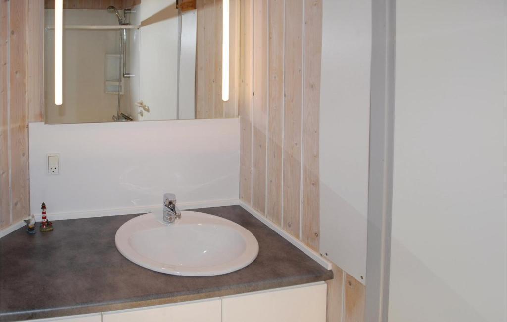 Nice Home In Hvide Sande With 5 Bedrooms, Sauna And Wifi photo 2