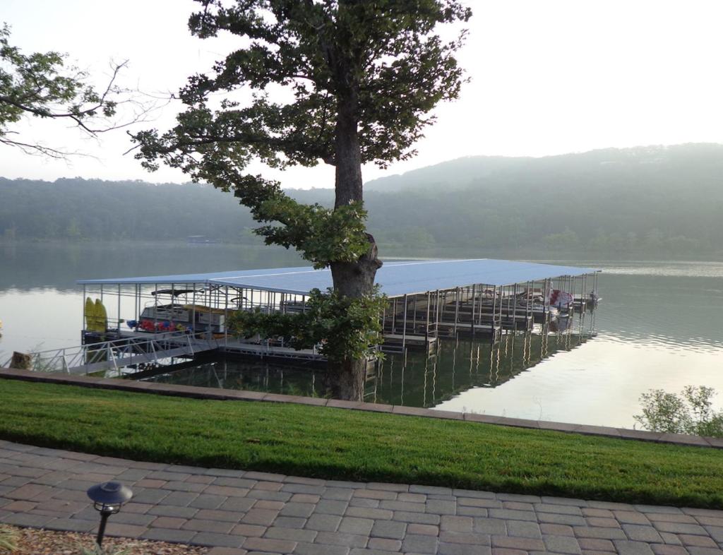 Chalets Resort Lakefront Cottage Free Amenities Amazing views Kayaks 2 Pools photo 2