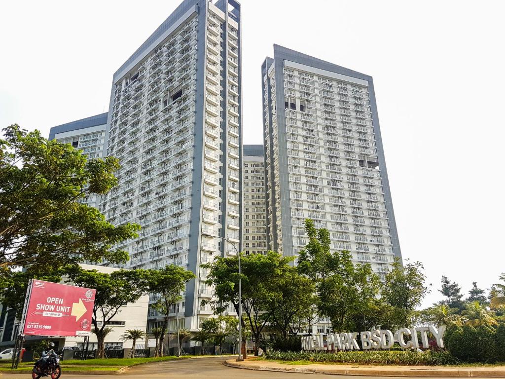 Comfy 1BR Apartment Casa De Parco Central BSD City By Travelio, Tangerang