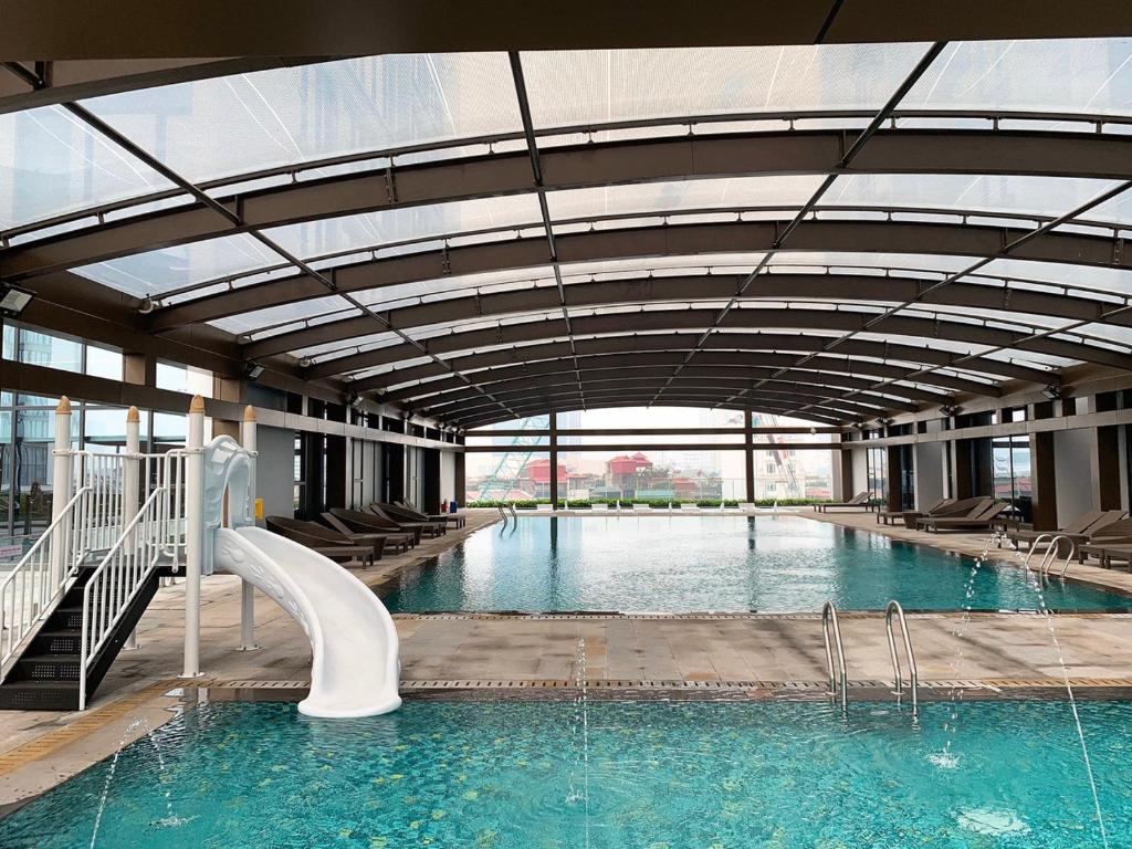 Vinhomes Metropolis *LakeView*/2BR/LuxuryService/Hanoi
