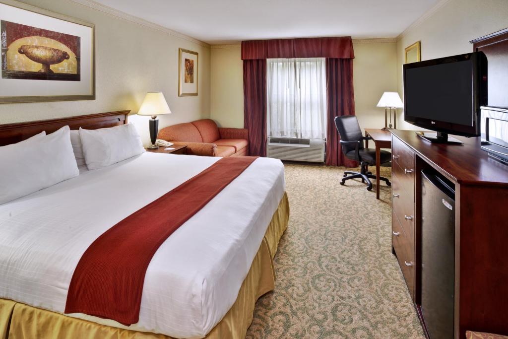Holiday Inn Express Breaux Bridge, an IHG Hotel image