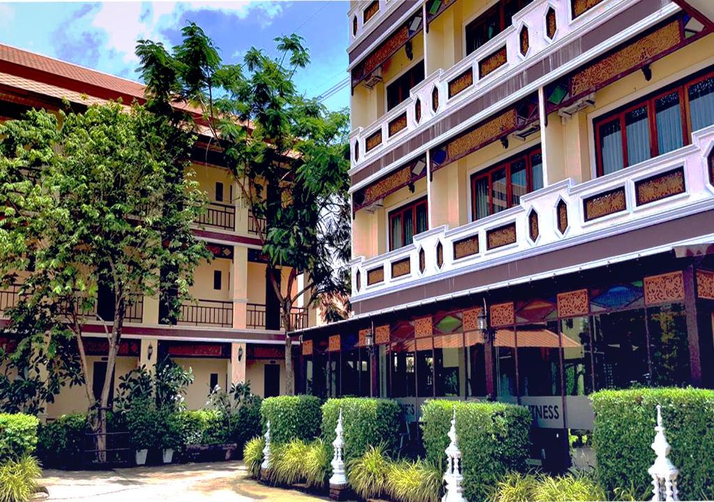 I Boutique Hotel - Tap to explore photos