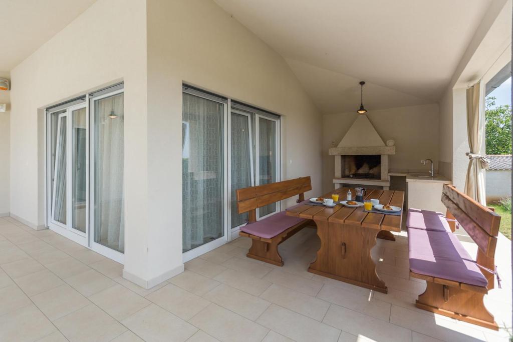 Cozy villa Cristalines with private pool near Pula photo 3
