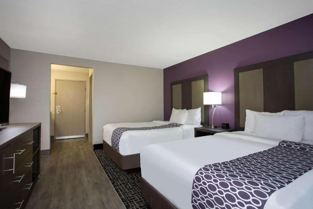 La Quinta Inn by Wyndham Roanoke Salem photo 3