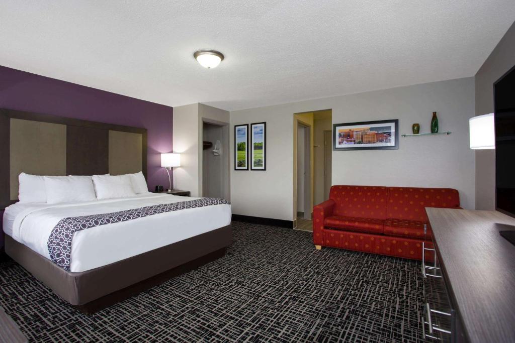 La Quinta Inn by Wyndham Roanoke Salem photo 4