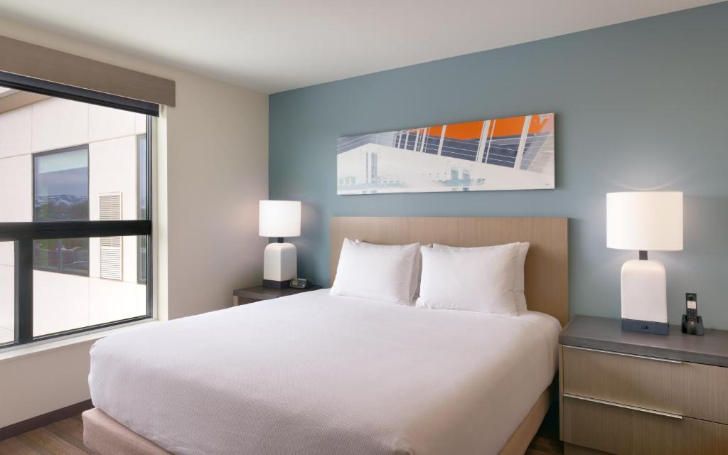 Hyatt House Provo/ Pleasant Grove Room Type - One-Bedroom King Suite with Sofa Bed and Kitchen