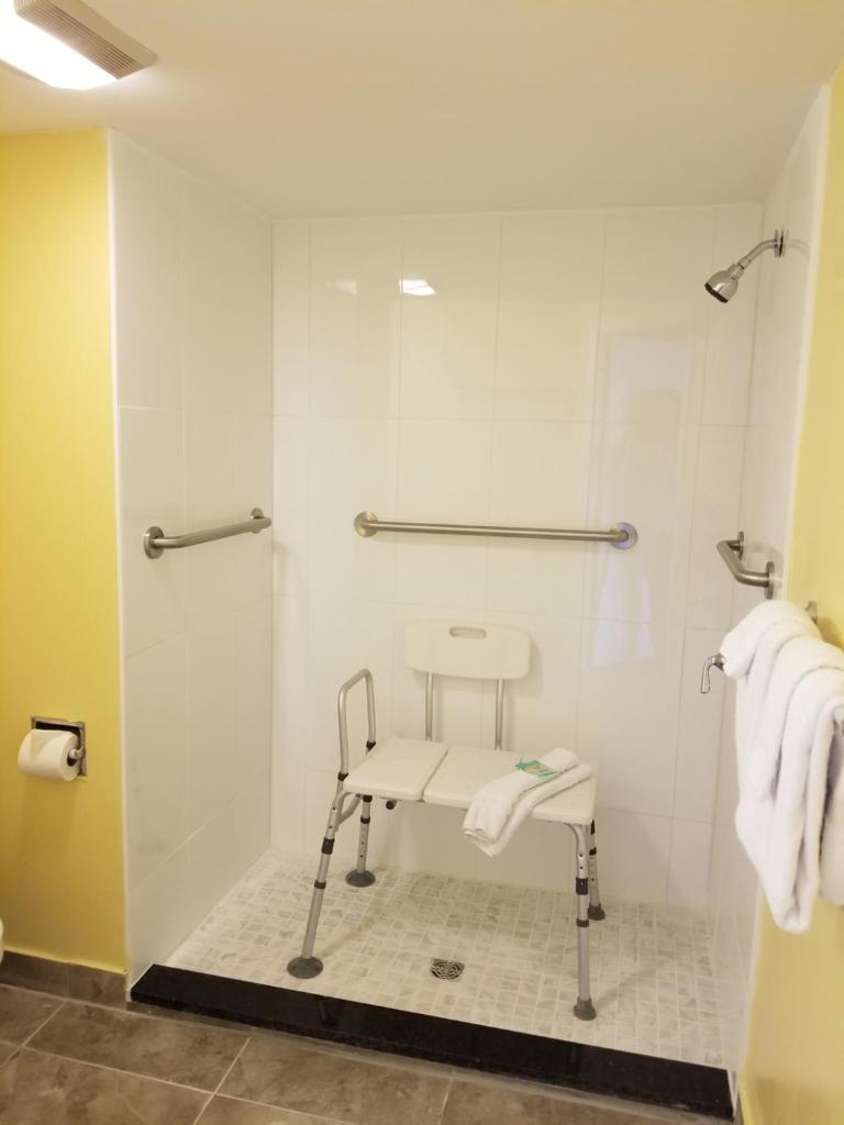 Shining Light Inn & Suites photo 3
