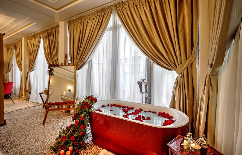 Сьюит (Люкс с террасой), RIAD SOKERA HOTEL RESTAURANT & SPA