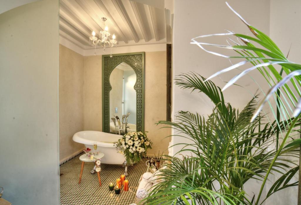 Сьюит (Улучшенный люкс), RIAD SOKERA HOTEL RESTAURANT & SPA