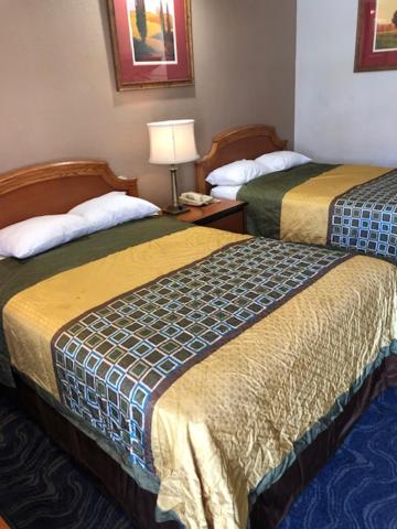 Crown Lodge Motel photo 2