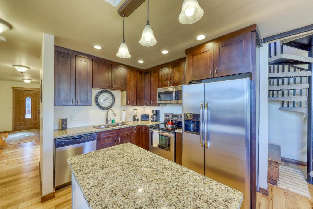 Frisco Apartments photo 2