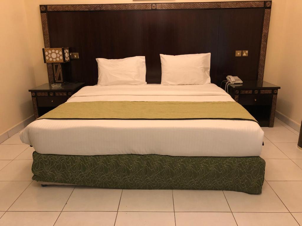 Студио (Номер-студия с балконом), Отель New Royal Mark Hotel Apartments