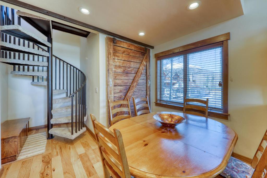 Frisco Apartments photo 1