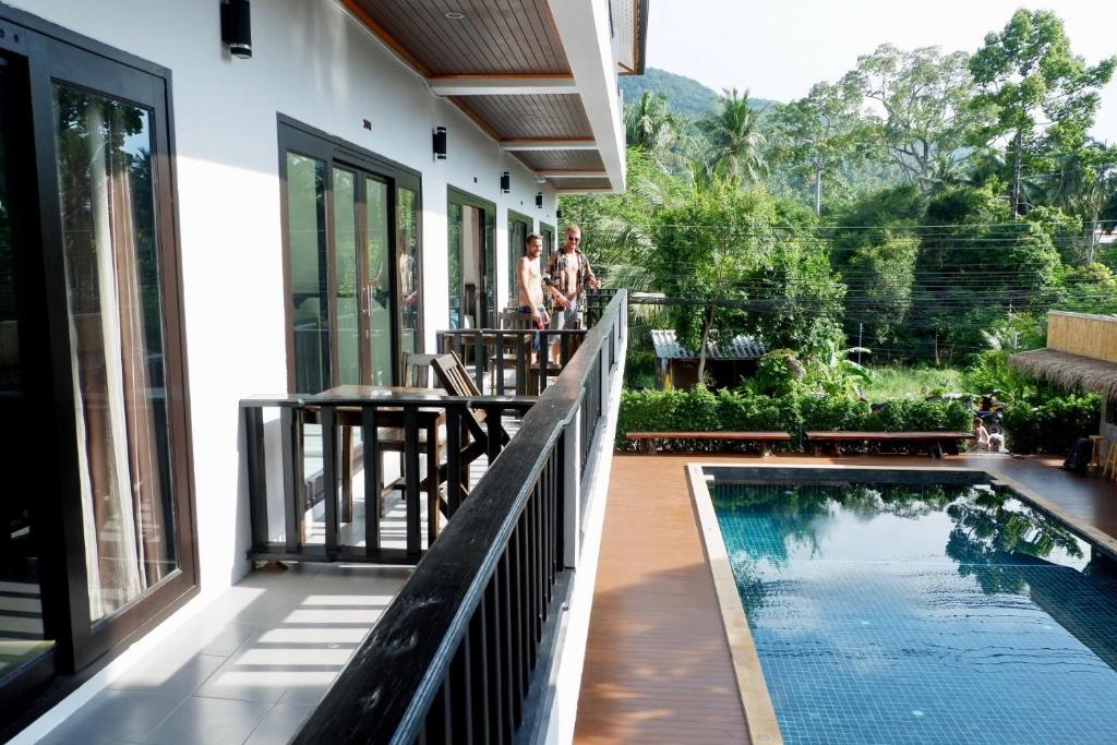 Aiya Resort Koh Tao - Tap to explore photos
