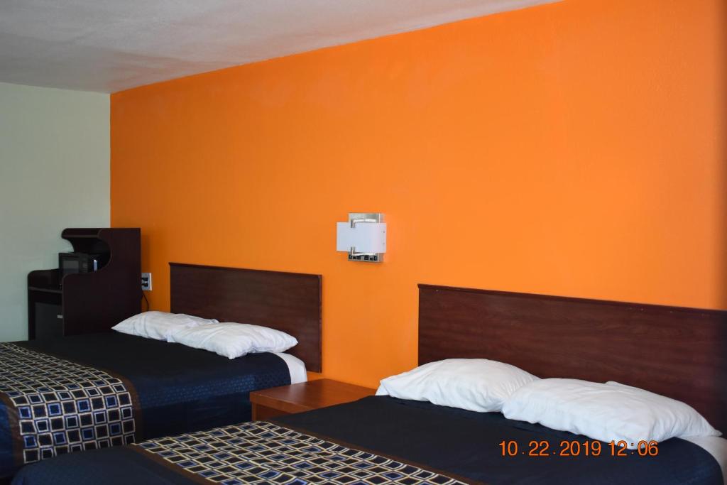 Belmont Motel image