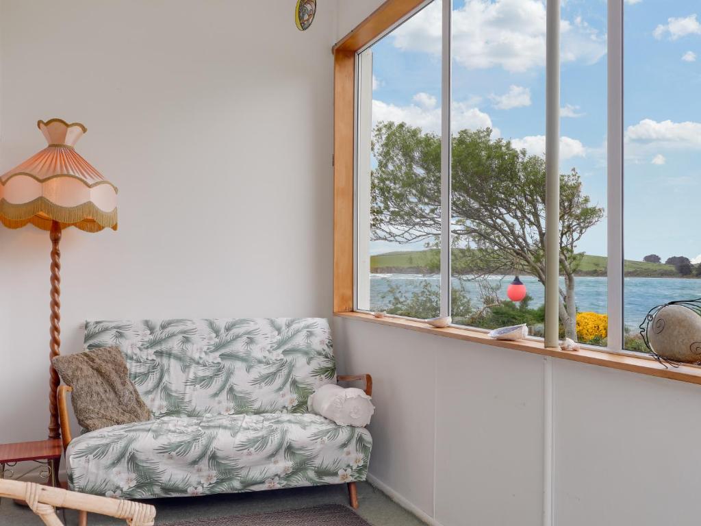 Surat Bay Lodge, Motel and Backpackers - Tap to explore photos