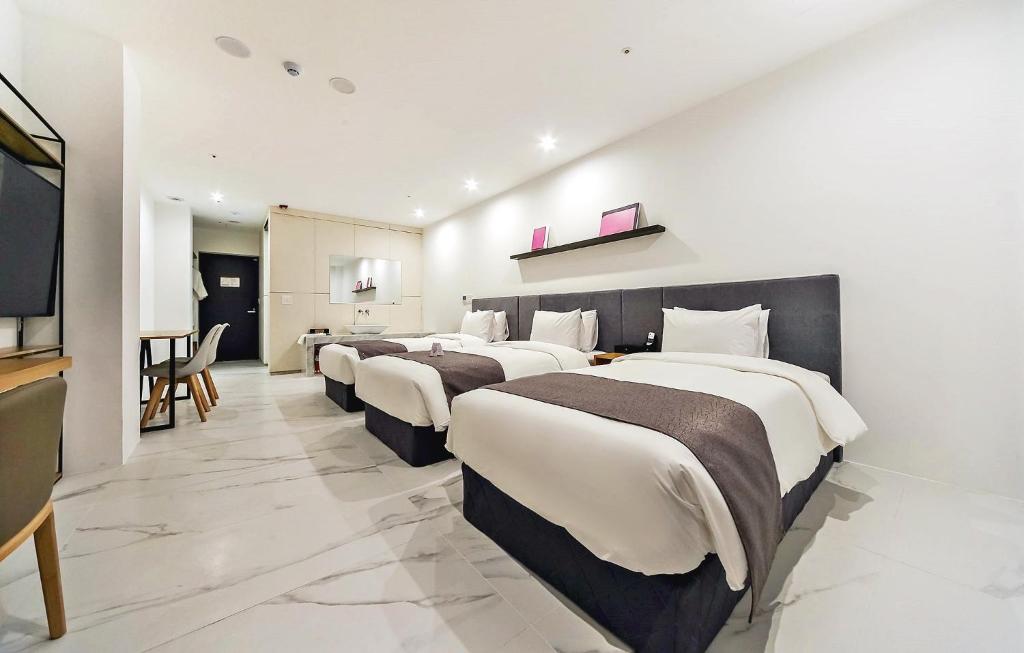 Hotel Noblestay photo 3