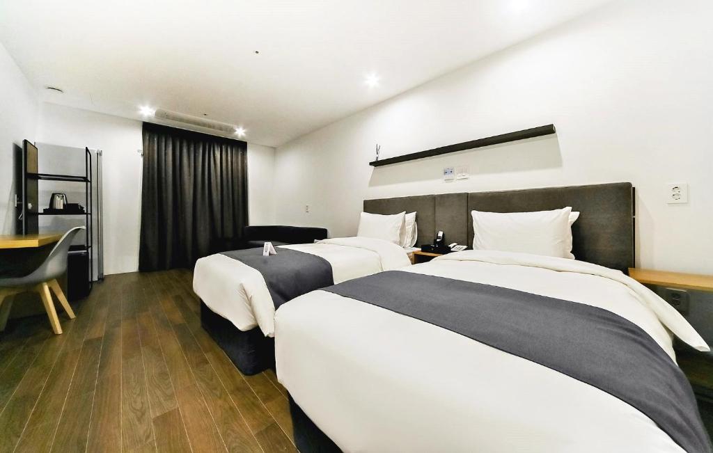 Hotel Noblestay photo 1