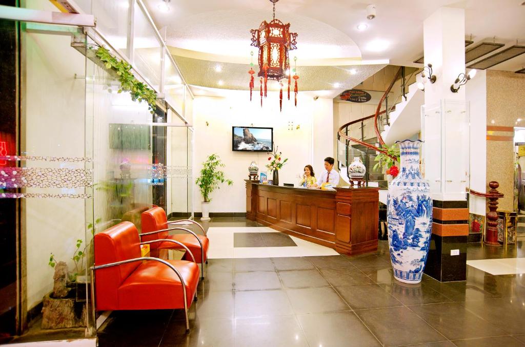 Двухместный (Двухместный номер Делюкс с 1 кроватью и балконом), Dai Long Hotel