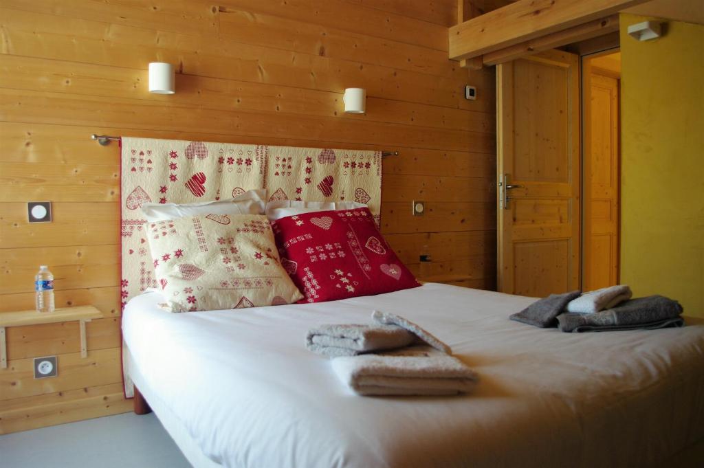 Chalet aux 3 biches - Tap to explore photos