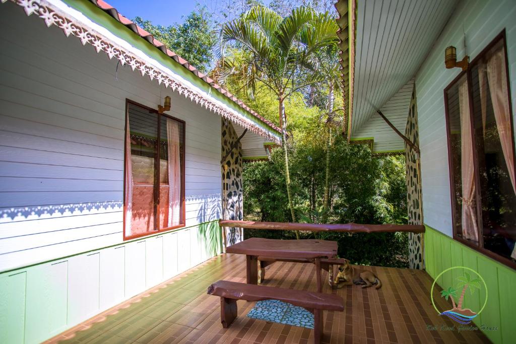 Трехместный (Улучшенный трехместный номер), Koh Kood Garden House