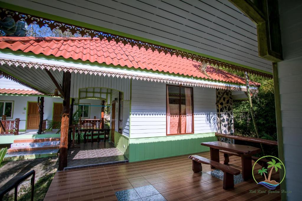 Трехместный (Улучшенный трехместный номер), Koh Kood Garden House